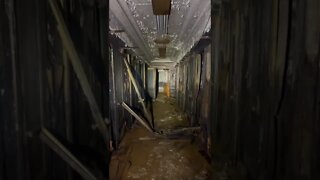 Exploring an abandoned bank in Chicago￼