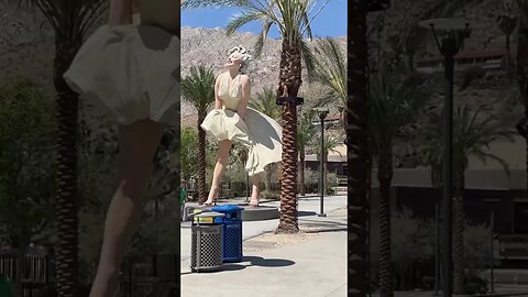 Forever Marilyn, Palm Springs - Short