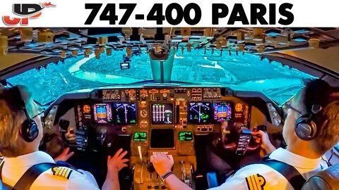 Piloting BOEING 747-400 into Paris | Cockpit Views
