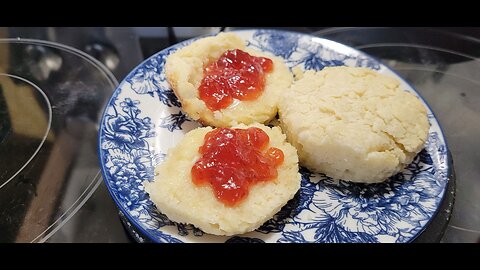 Paula Deen's Classic Buttermilk Biscuits