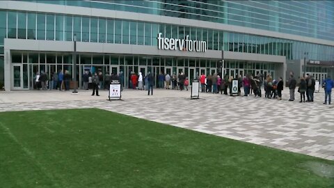 Globetrotter fans visit Fiserv for New Year's Eve tradition as mask policy takes effect