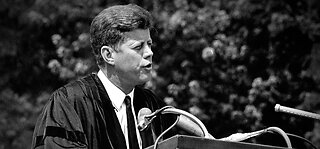 Mbas 60 vitesh ky fjalim madhështor i Presidentit John F. Kennedy mbi paqen ja vlen të dëgjohet ...