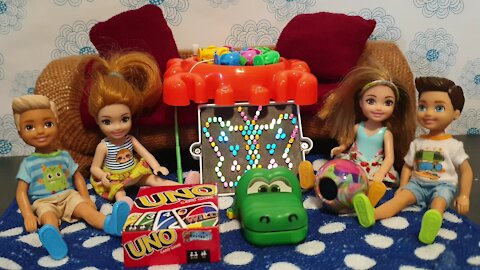 Play Date with Jack and Charlie - Addie and Ashley - Barbie's twin daughters - World Smallest Toys