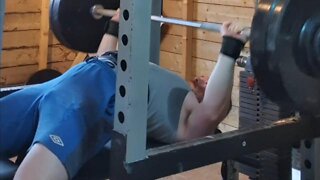 87.5 Kgs x 10 PAUSED Bench Press