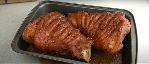 Just put the pork knuckle in the oven! Simple and inexpensive recipe