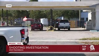 Shooting near West Palm Beach convenience store injures person