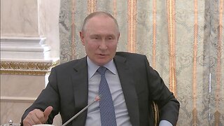 Vladimir Putin na setkání s blogery naznačil, že Ruská armáda se na hranicích Novoruska nezastaví!