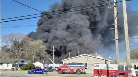Hundreds forced from Indiana homes as plastics fire burns
