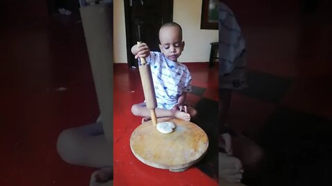 Mario helps mother to makr rotti/ pasty @Our Little Mario #madonmario wheat dough #cute #trending