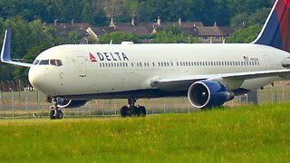 Delta 767-300 landing at Edinburgh Airport