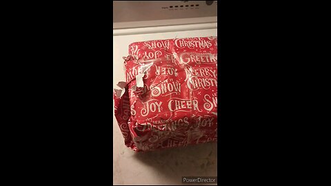 quick videos for eBay protection who da fuck wraps a package in x mas paper wtf