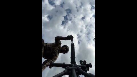 🇺🇸 American 60mm M224 Mortar mortars in action.