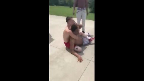 Street Fight 1 - Choked out unconscious