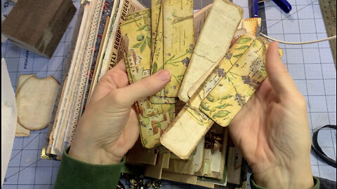 Episode 124 - Junk Journal with Daffodils Galleria