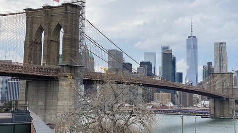 New York City Live: DUMBO Brooklyn + Walking the Manhattan Bridge