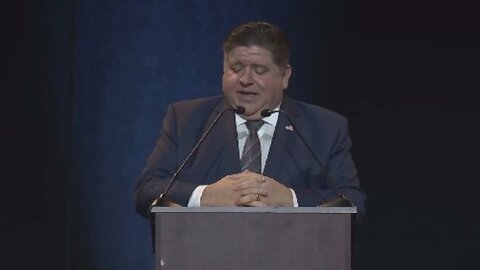 Pritzker get award from Chicagoland Sports Hall of Fame