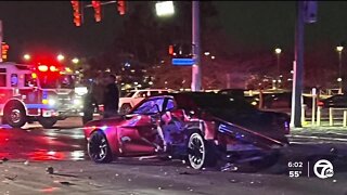 Three hurt following street racing crash in Pontiac