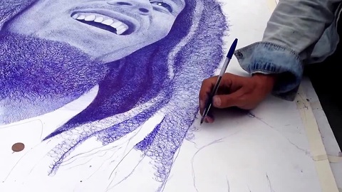 Artist Creates Amazing Portrait Using Pens And A Canvas