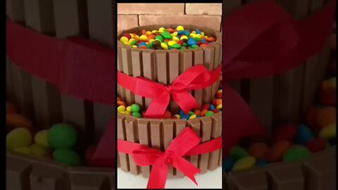 vídeo Idéias criativas bolo kit kat morango e chocolate #shorts