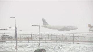 Arctic blast causes few delays, travel headaches at Denver International Airport