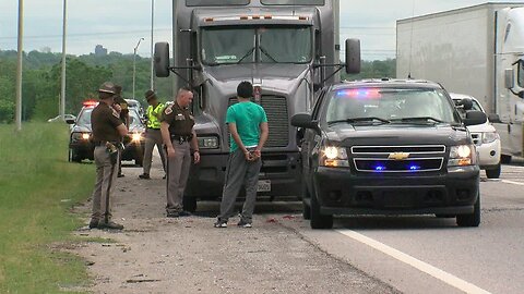 Police pulls over Truck Driver - GONE WRONG (Shots Fired)