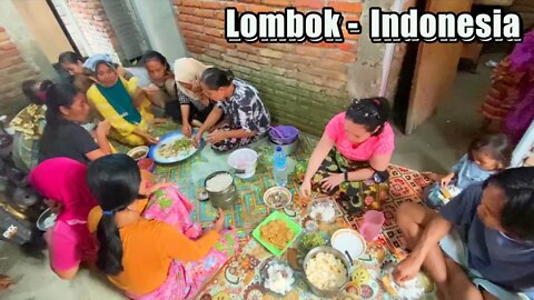 Cooking with a local family, Indonesia