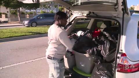 Local homeless advocate distributes blankets