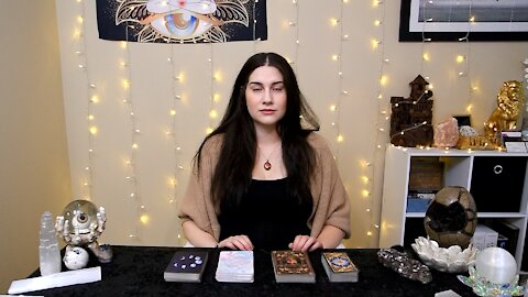 CHOOSING THE RIGHT DECK FOR TAROT