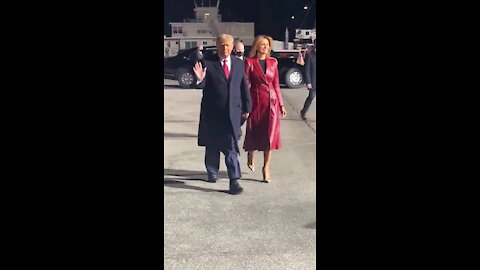 Total Class!!! The best President and First Lady in the history of the USA.