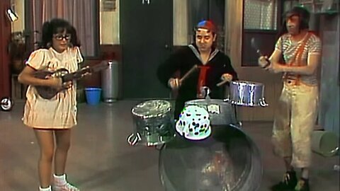 CHAVES - Episódio #26 (1973) Quem brinca com fogo faz pipi na cama! / Uma aula de canto 2