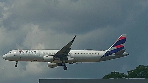 Airbus A321 PT-XPM vindo de Guarulhos para Manaus