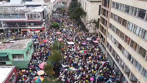 gigantesco protesto hoje na Colômbia contra o regime socialista 21/04/2024.