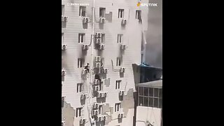 Pacientes de hospital na China são filmados tentando escapar de incêndio pelas janelas