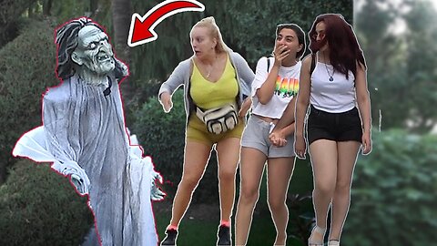 SCARY HALLOWEEN GHOST PRANK - AWESOME REACTIONS