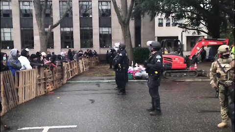 Antifa Form Human Wall To Prevent City Cleaners From Entering New "Autonomous Zone" In Washington