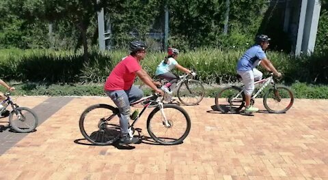 SOUTH AFRICA - Cape Town - Cape Town Junior Cycle Tour (Video) (vwe)