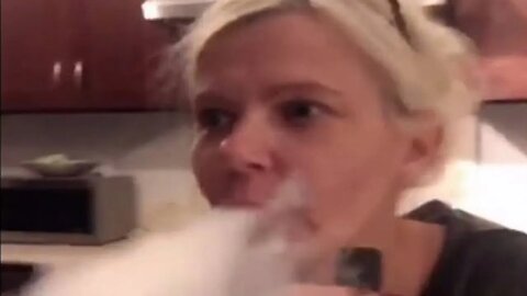 Mom Can't Stop Vaping