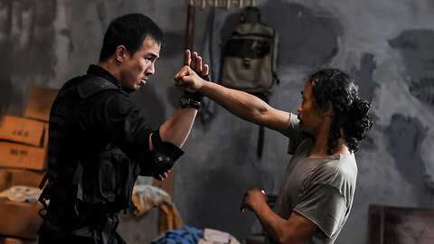 BEST FIGHT MOVIE MARTIAL ARTS SCENE THE RAID REDEMTION | BEST FIGHT IKO UWAIS