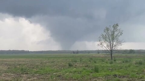 Large Tornado on the ground at 2:48 in Furlow