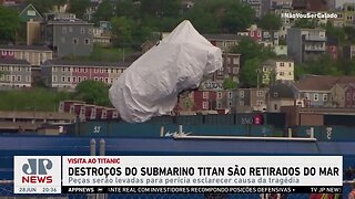 Destroços do submarino Titan são retirados do mar