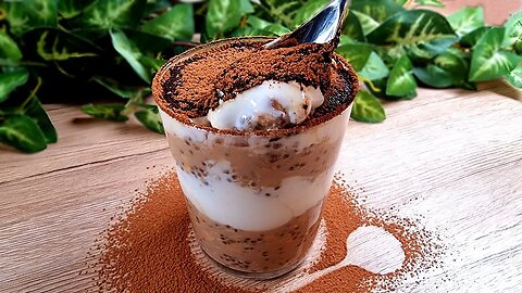 You will eat this delicious breakfast every morning! Tiramisu Overnight Oats!