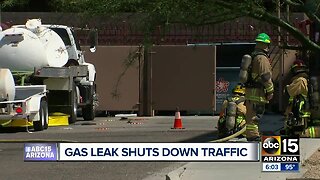 Gas leak shuts down traffic