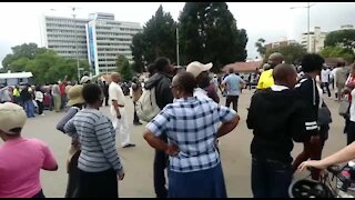 UPDATE 5 - Harare crowd heads to Mugabe private home (AVZ)