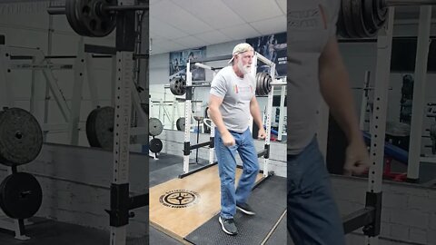 220lbs Military 🪖 press, Crazy 🤪 old man, 18/13 Strength. 1st rep poor, so did two more .