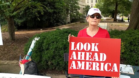 "Political Prisoners": Interview w/ Lori Boddy (Look Ahead America Volunteer) on January 6 Detainees