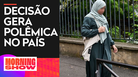 França anuncia proibição do uso de abaya em escolas