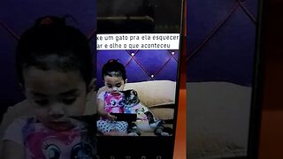 A filha com o gato