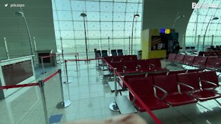 La crainte du COVID-19 fait le vide à l'aéroport de Dubaï