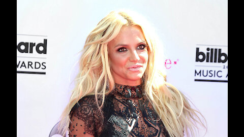 Britney Spears thinks her father ignores her wishes