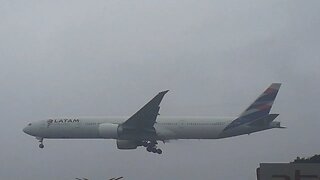 Boeing 777-300ER PT-MUE vindo de Guarulhos para Manaus